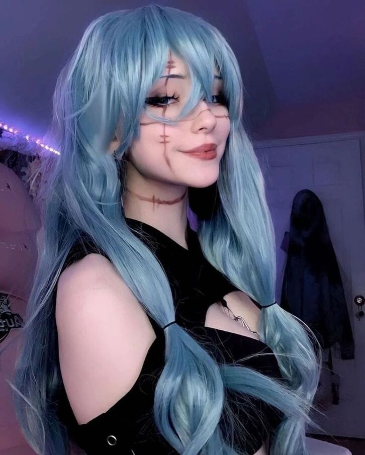 Hình ảnh gái xinh cosplay nhân vật anime sexy, outfit bó sát tôn đường cong