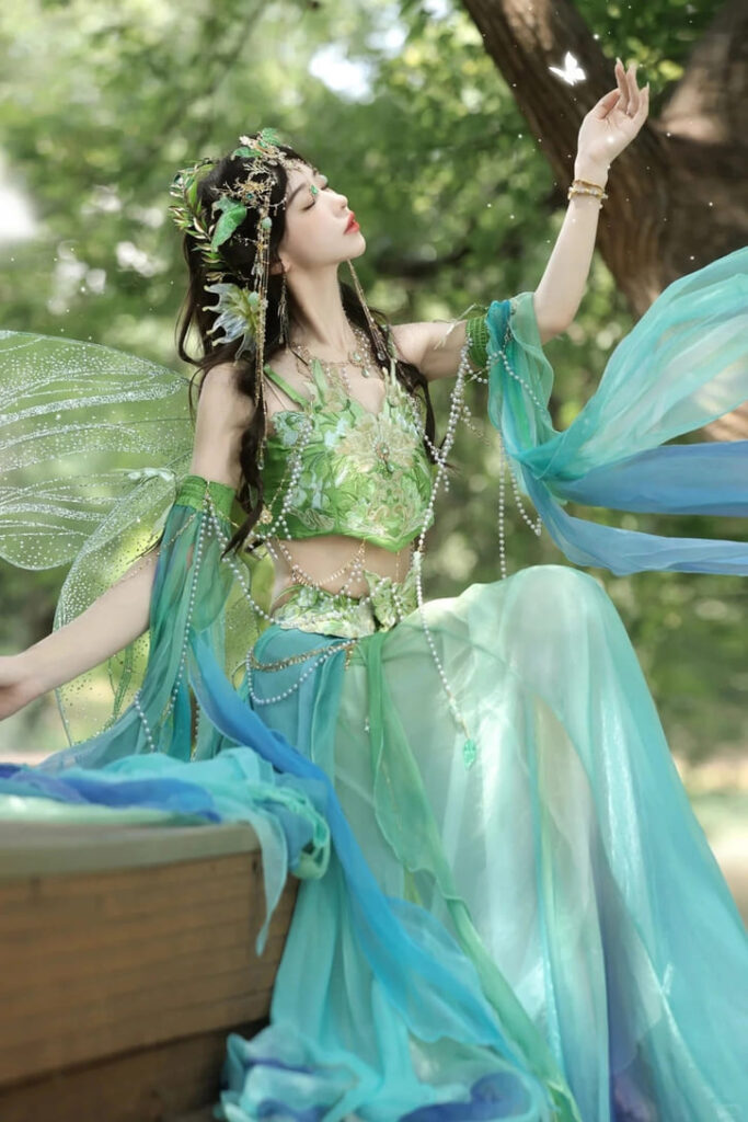 Gái xinh cosplay công chúa cổ tích đầy quyến rũ