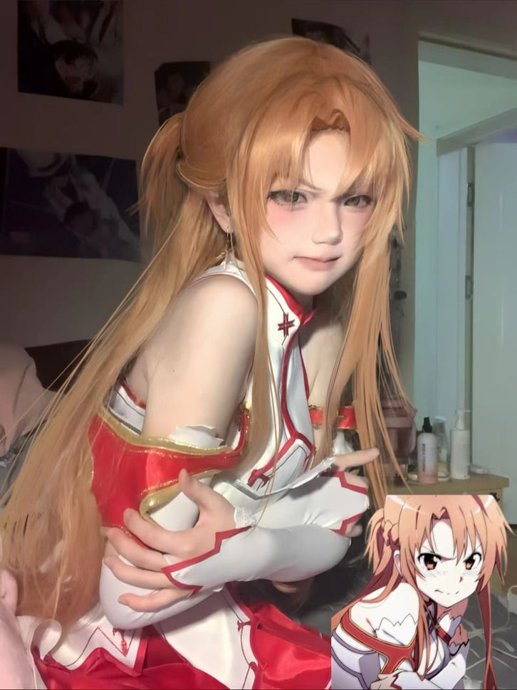 Gái xinh cosplay nữ chiến binh mạnh mẽ trong anime