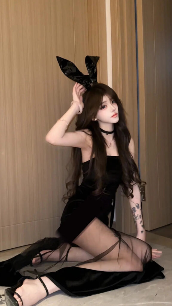 Gái xinh cosplay mang phong cách quyến rũ nhưng tinh tế